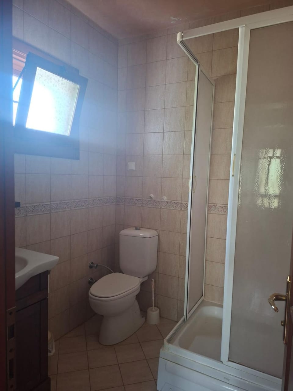 Shower, Toilet