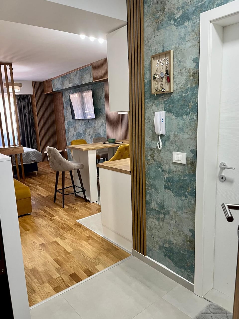 Bed, TV and multimedia, Kitchen or kitchenette, Living room, Seating area, Dining area