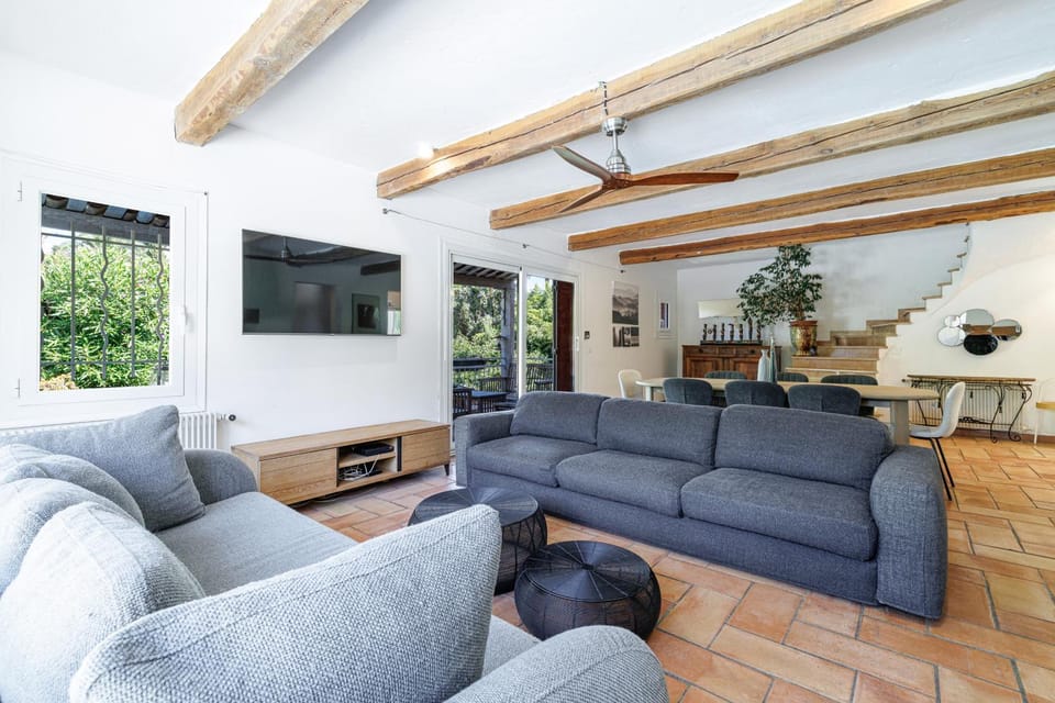 TV and multimedia, Living room, Dining area