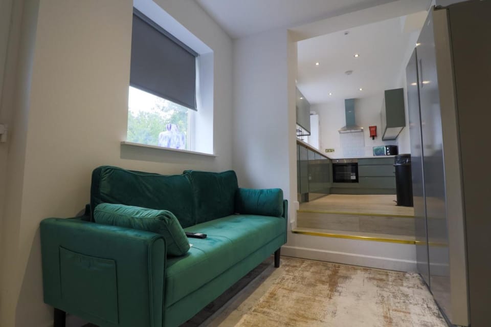 Deluxe Double 4 Suite Comfort, Style & Privacy Vacation rental in Huddersfield