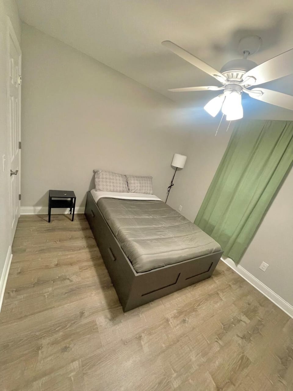 Bed, Photo of the whole room