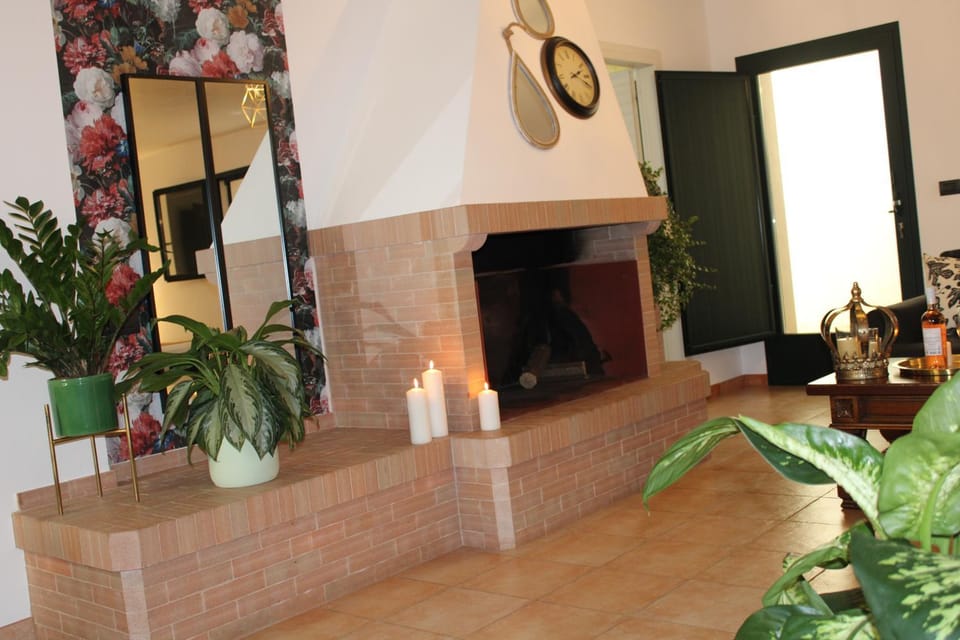 Living room, fireplace