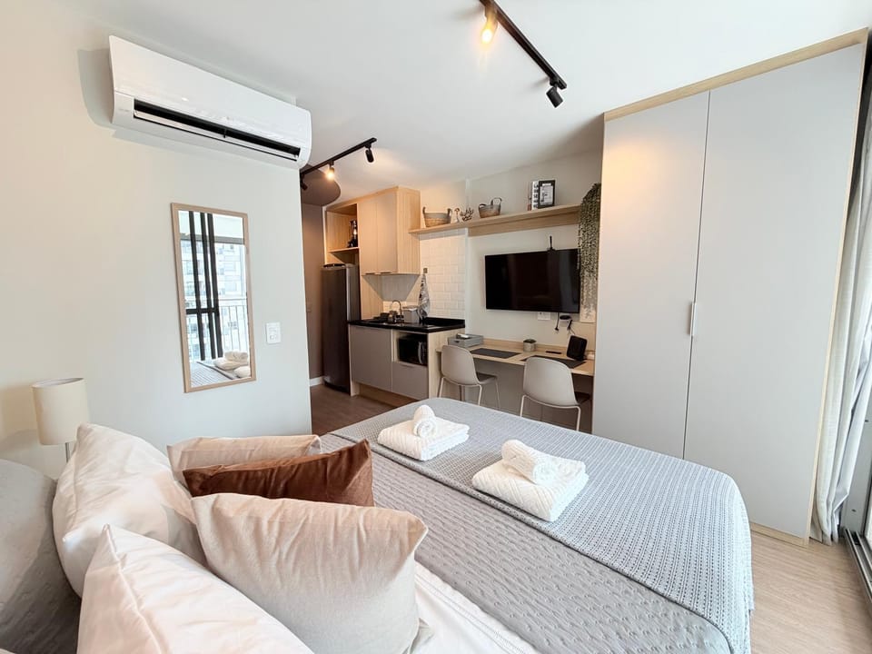 Communal lounge/ TV room, Bed, TV and multimedia, Kitchen or kitchenette, Bedroom, wardrobe, air conditioner