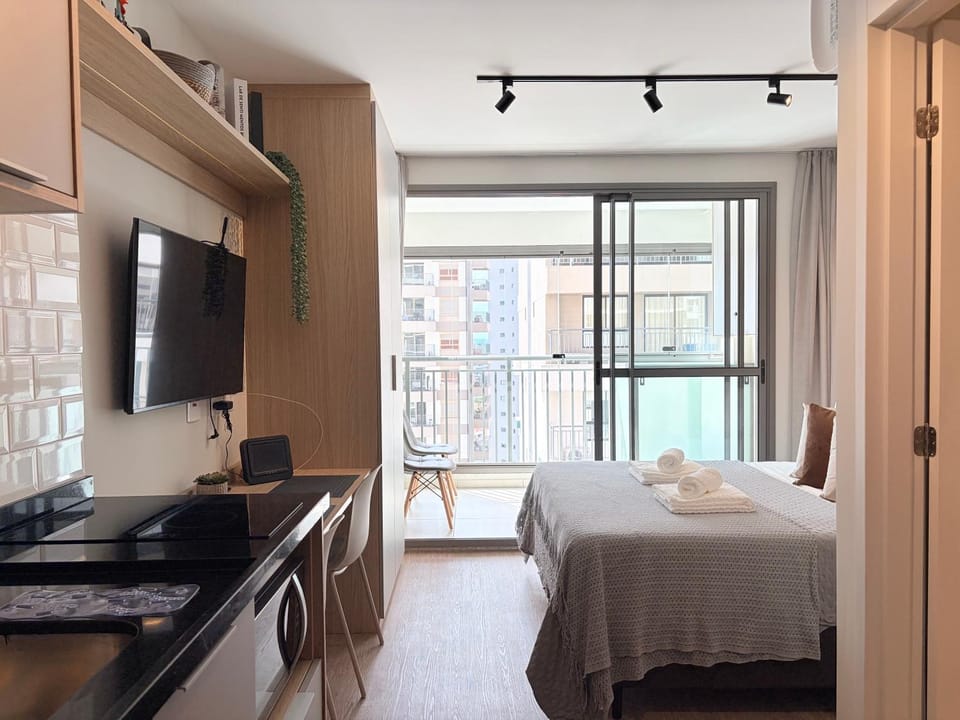 Communal lounge/ TV room, Bed, Kitchen or kitchenette, Photo of the whole room, Bedroom