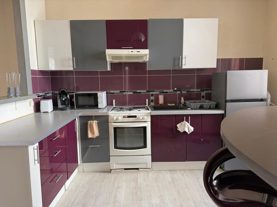 Coffee/tea facilities, Kitchen or kitchenette, heating, internet, microwave, oven, stove, toaster