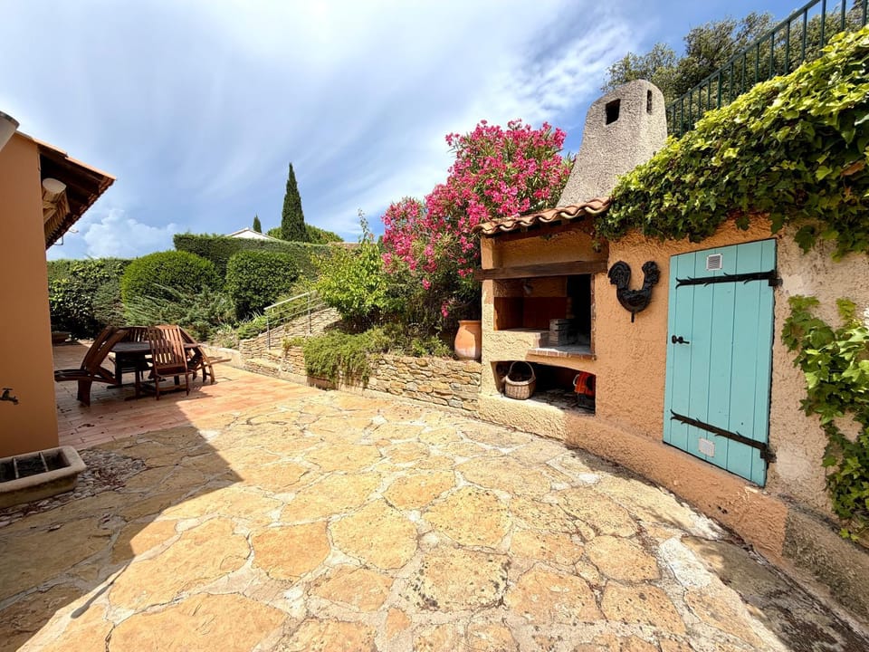 Maison la Pinède les Lecques avec piscine House in La Cadière-d'Azur