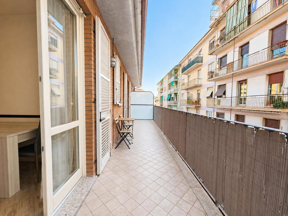 Property building, Balcony/Terrace