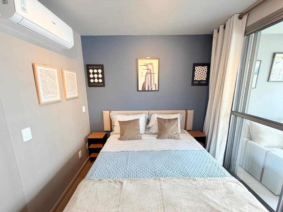 Bed, Photo of the whole room, Bedroom, air conditioner