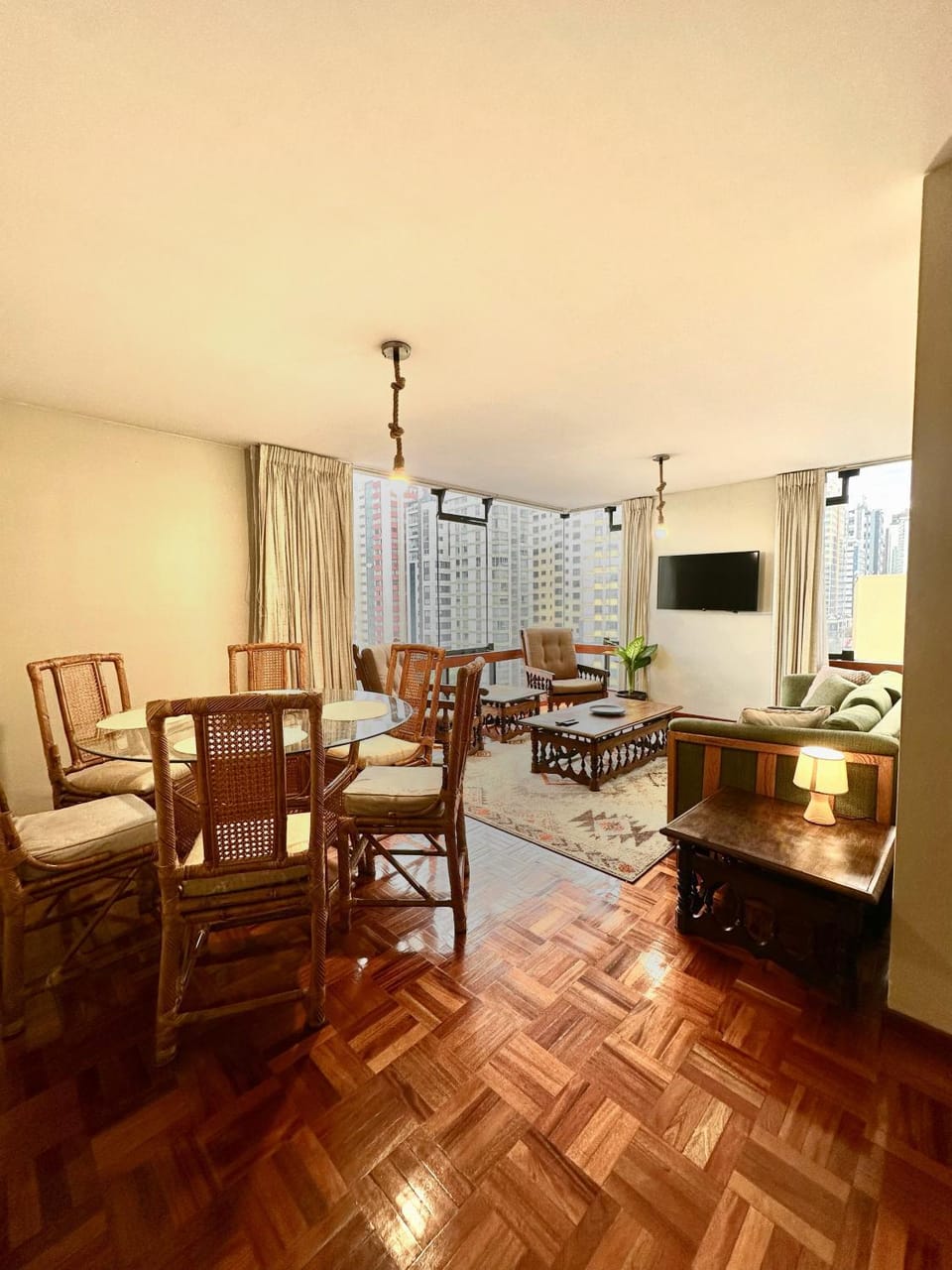 Seating area, Dining area