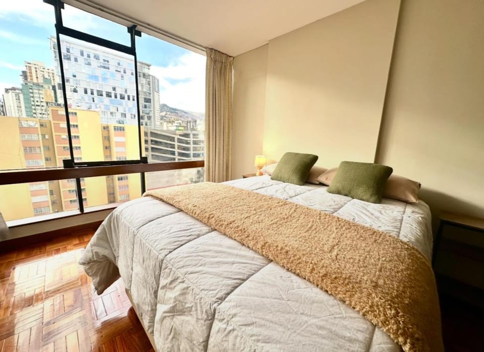 Bedroom, City view