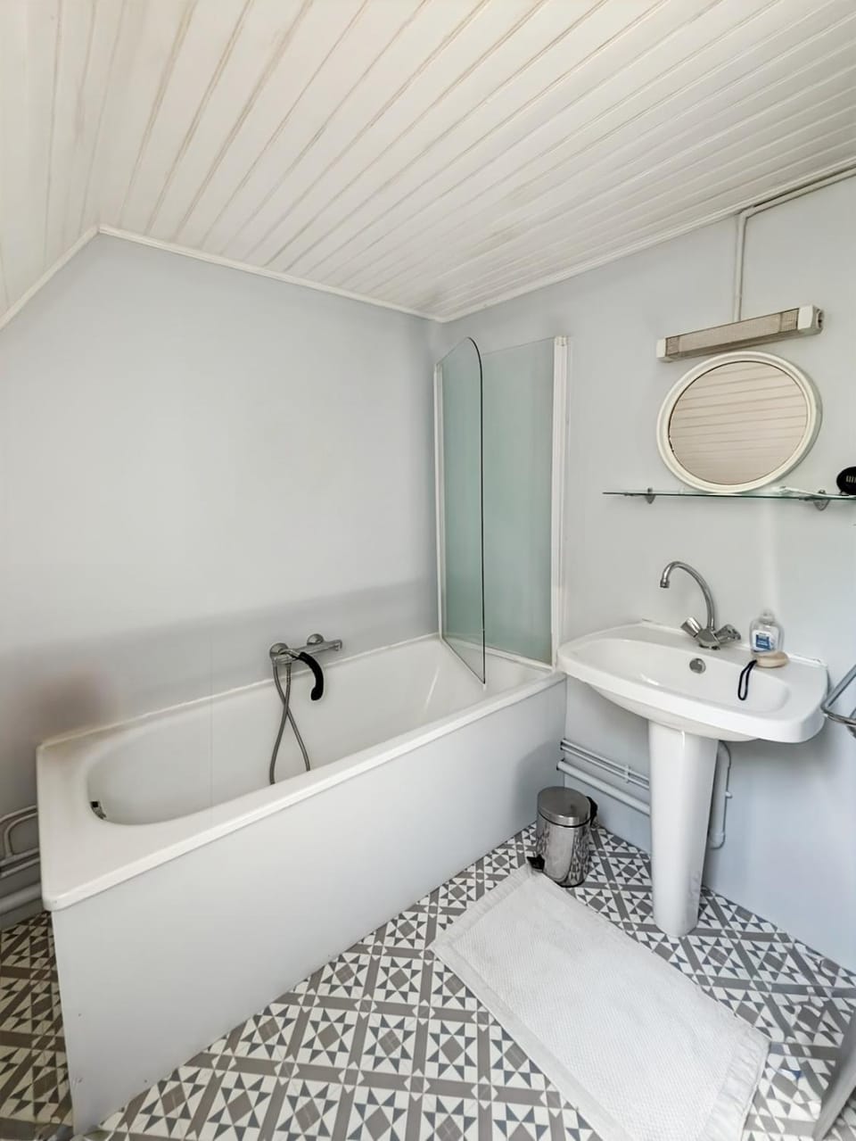 Bathroom, Bath