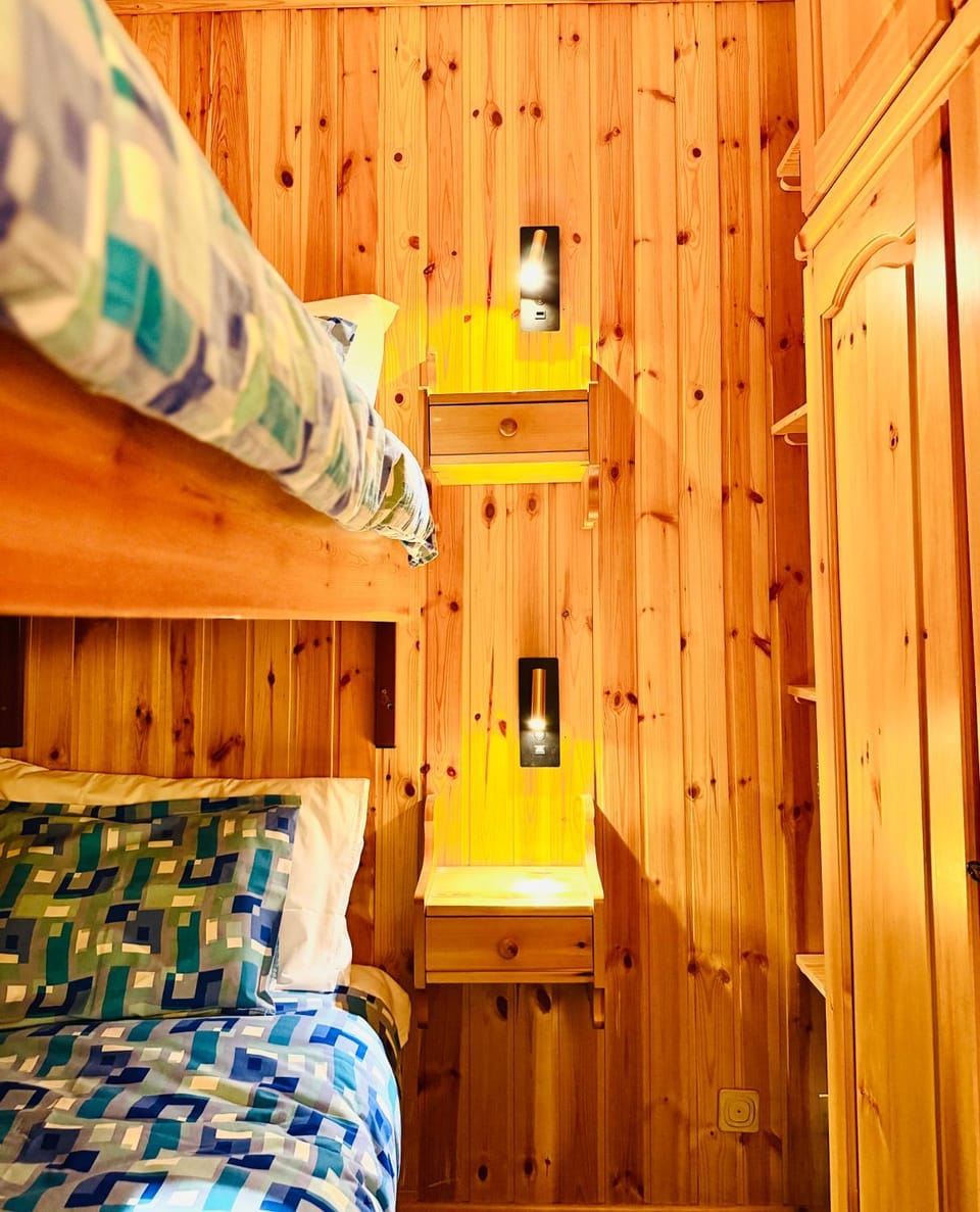 bunk bed