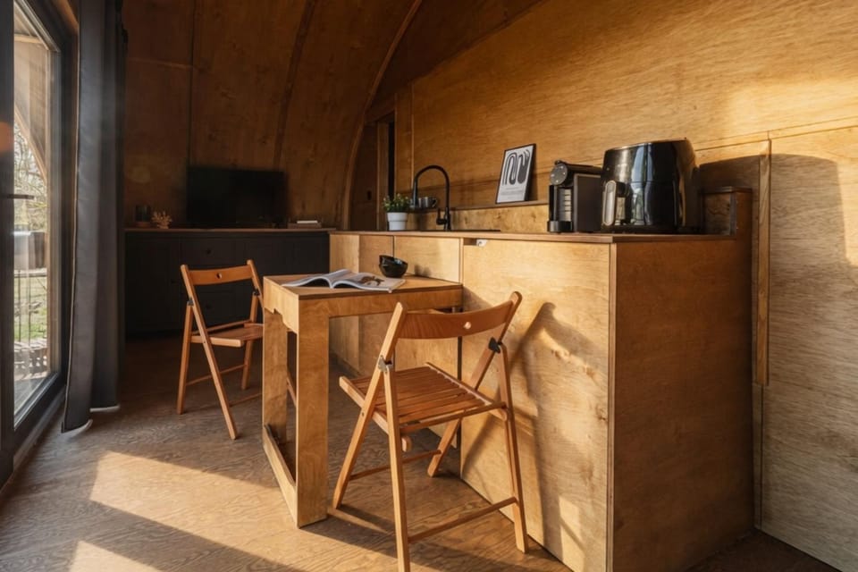 TV and multimedia, Coffee/tea facilities, Kitchen or kitchenette, Dining area