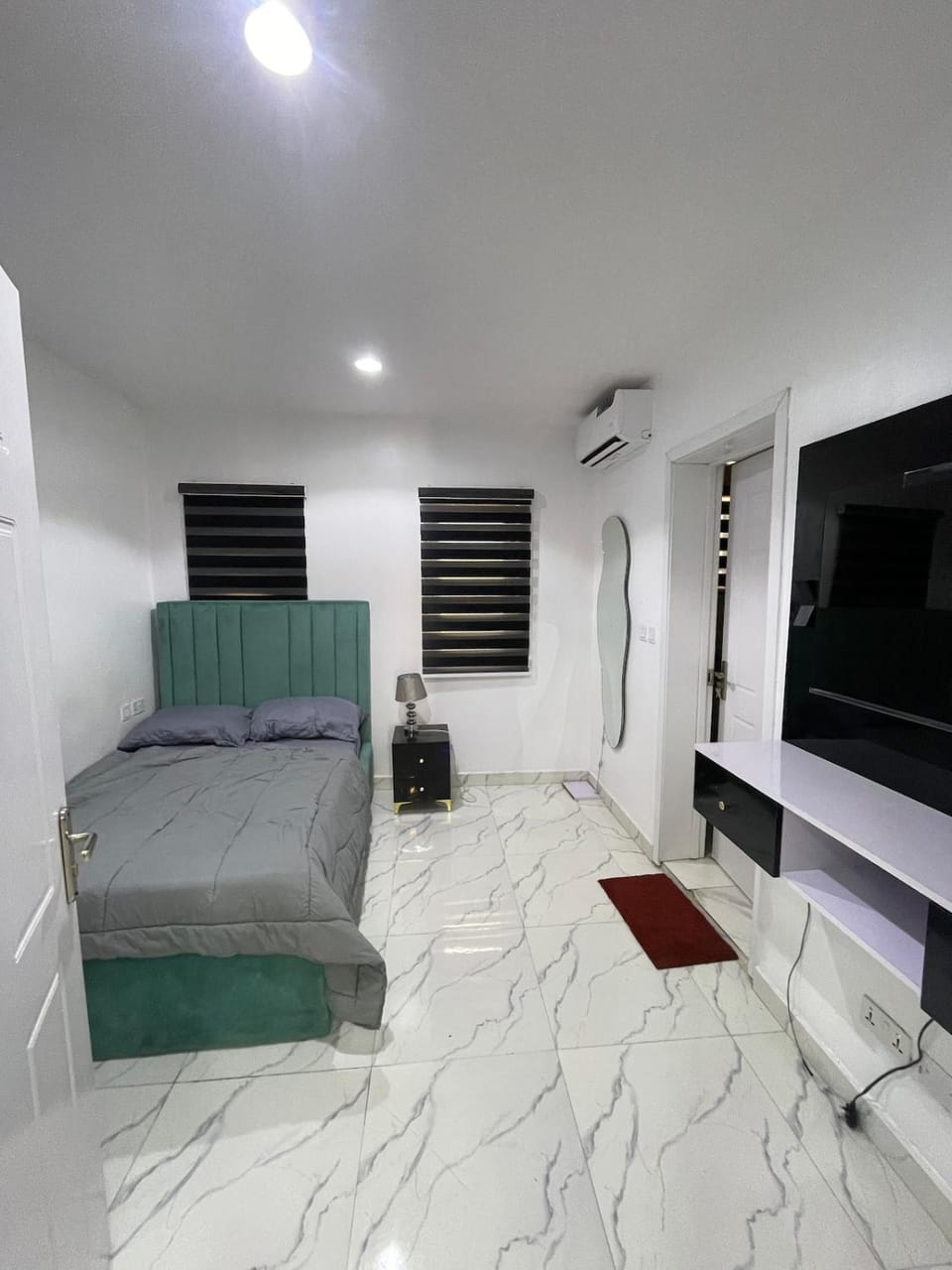 3 Bedrooms Yaba Alagomeji Apartment in Lagos