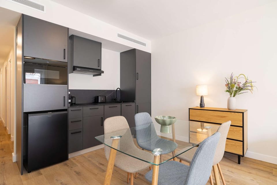 2BR for 4 Central Malaga Quiet Area by Stay Homy Apartment in Malaga
