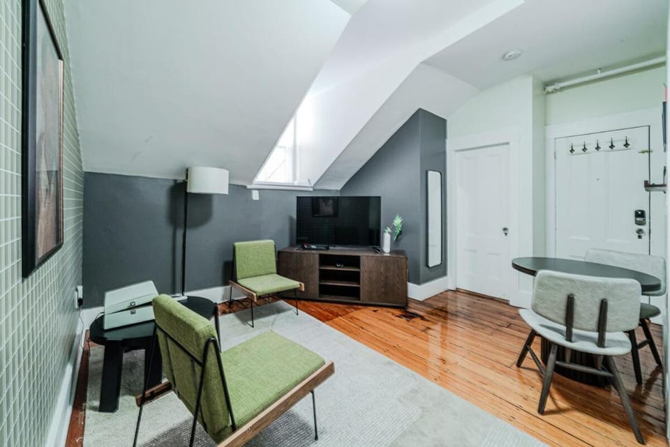 Beacon Hill Charm Apartment in Beacon Hill