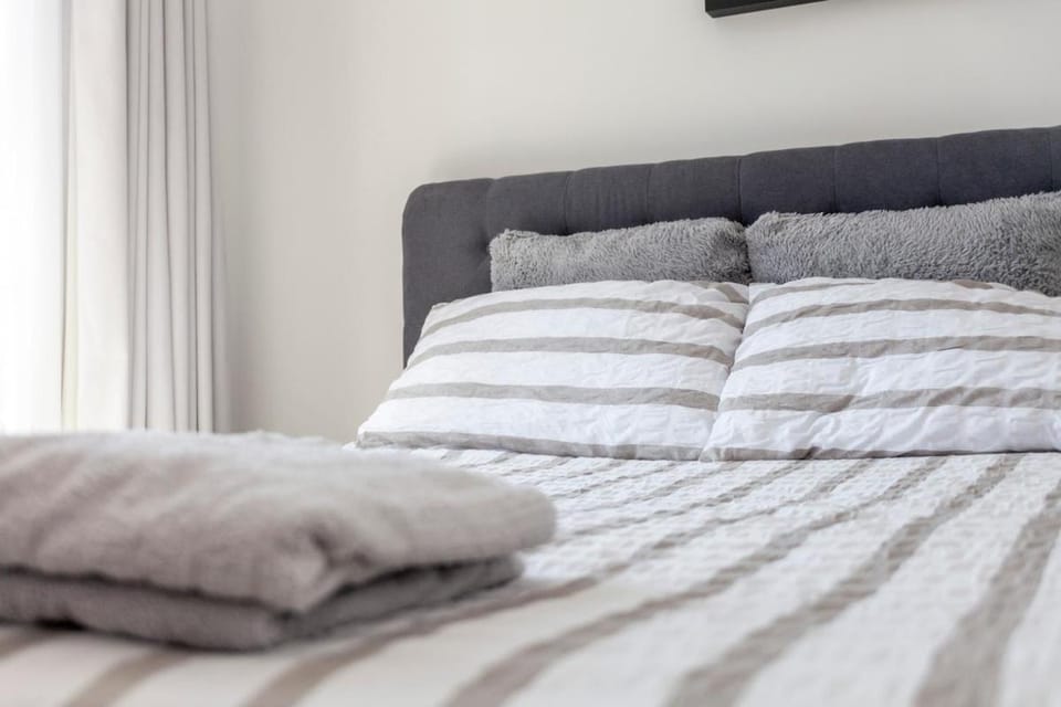 West London 2bd Cozy Stay 27mins from Central London Free Parking Apartment in London Borough of Hillingdon