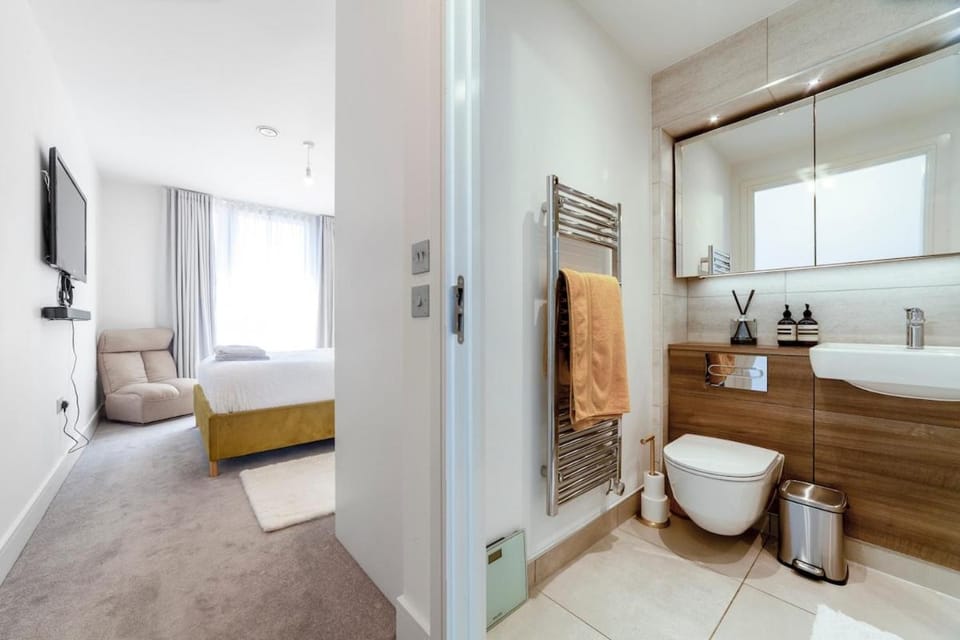 West London 2bd Cozy Stay 27mins from Central London Free Parking Apartment in London Borough of Hillingdon