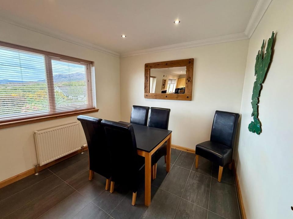 Dining area, Mountain view, Sea view