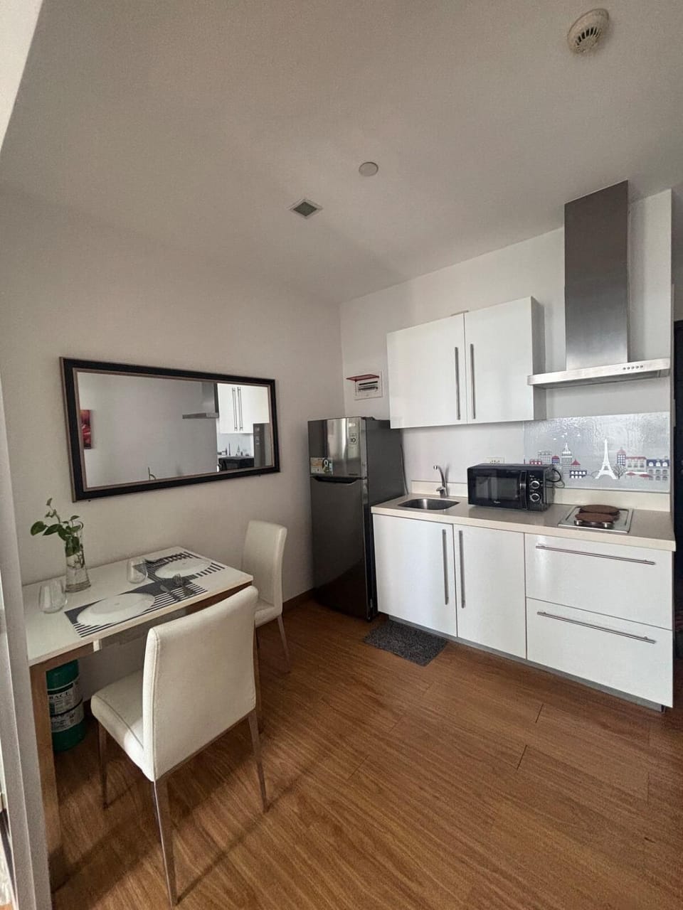 Condominium unit in makati Apartment in Mandaluyong