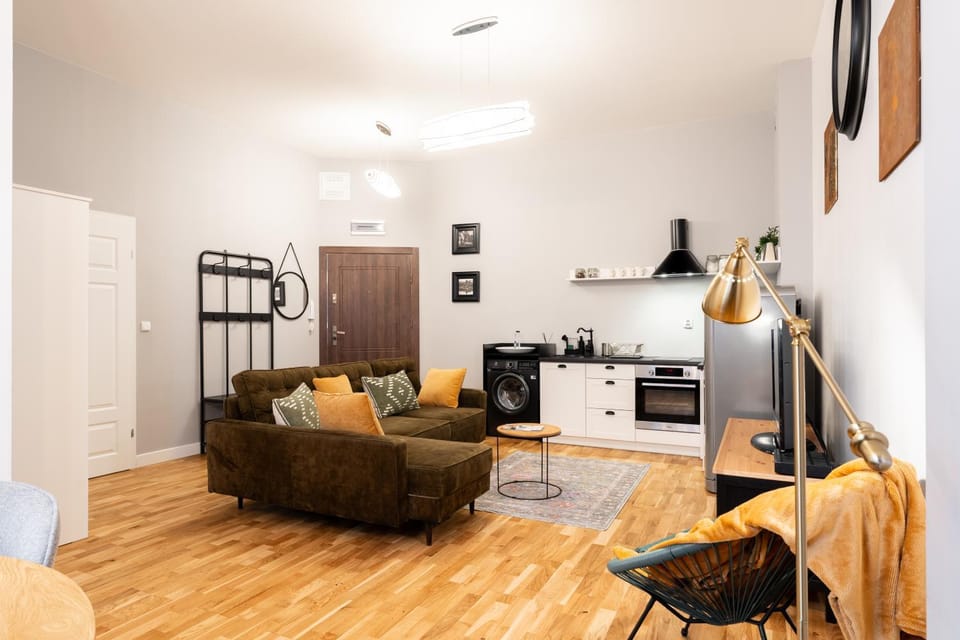TV and multimedia, Coffee/tea facilities, Kitchen or kitchenette, Living room, Seating area, stove