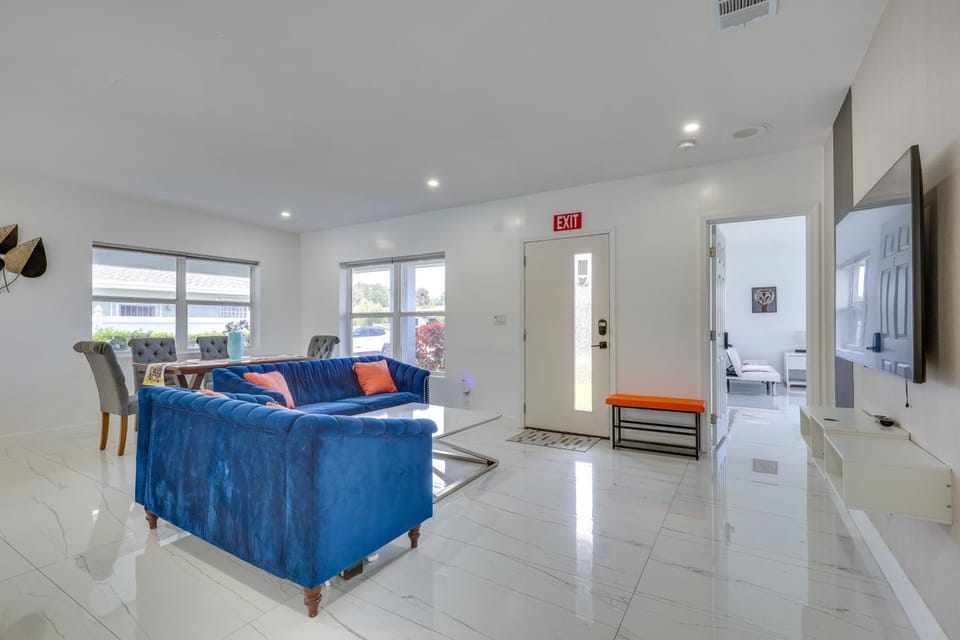 Luxe Ft Lauderdale Pool Oasis Near Airport & Beach House in Dania Beach
