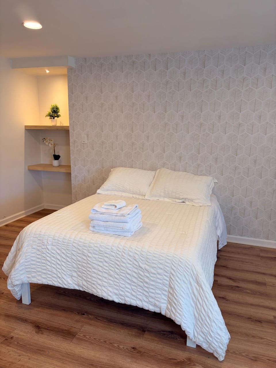 1 Bedroom Apartment in DWTN Stamford w Laundry Apartment in Stamford