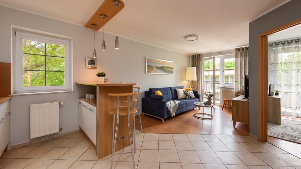 Bed, Kitchen or kitchenette, Living room, Photo of the whole room, Seating area, Dining area