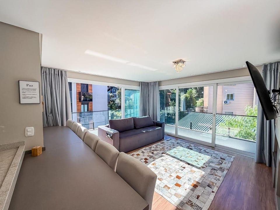 A uma quadra da Rua Coberta, 2 suítes Apartment in Gramado