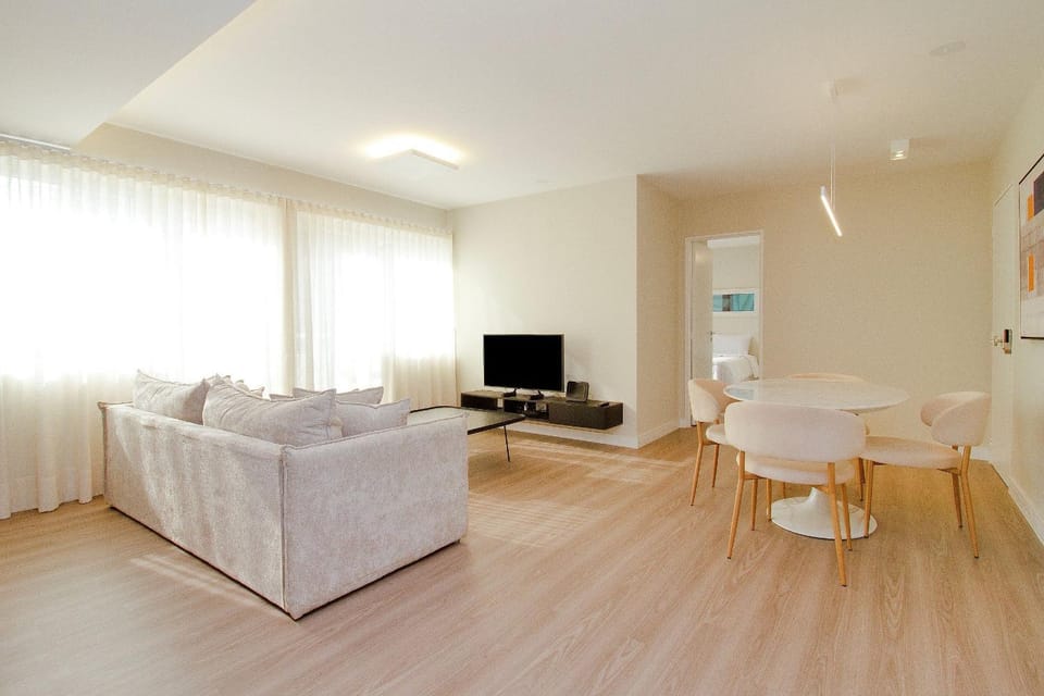 Communal lounge/ TV room, TV and multimedia, Living room, Dining area
