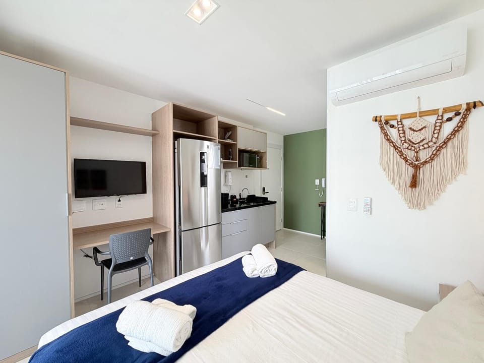 Bed, TV and multimedia, Kitchen or kitchenette, minibar, towels, wardrobe, air conditioner