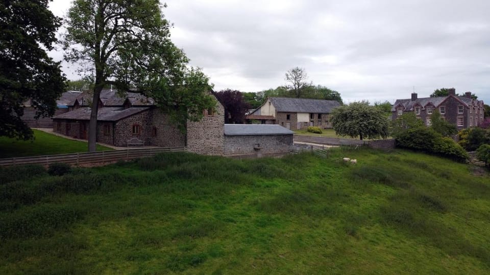 Devon Holiday Lets - The Arches, Upper and Lower House in North Devon District