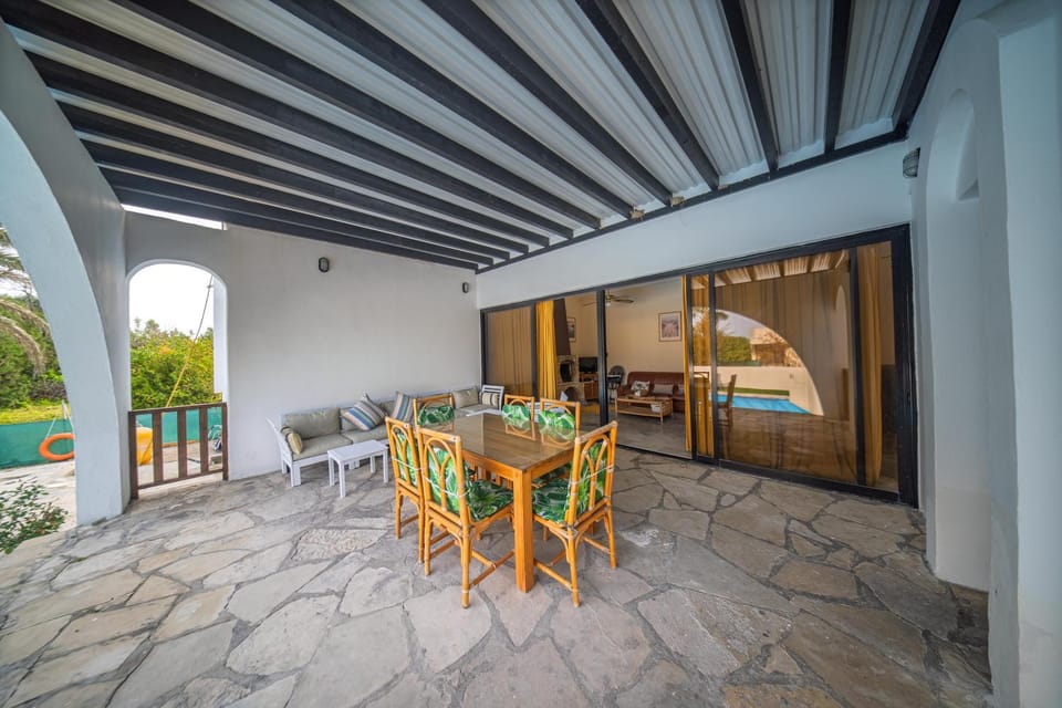 Patio, Dining area