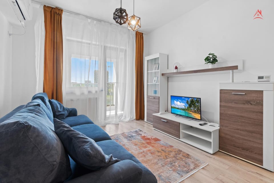 Communal lounge/ TV room, TV and multimedia, Living room, Seating area, Evening entertainment