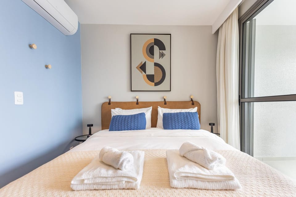 Bed, Photo of the whole room, Bedroom, towels, air conditioner