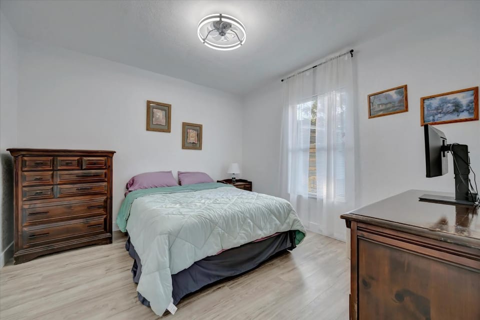 Modern Oasis Home 10 Min to St Pete Beach House in St Petersburg