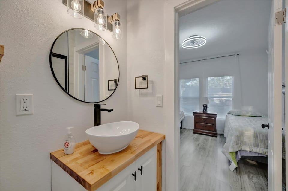 Modern Oasis Home 10 Min to St Pete Beach House in St Petersburg