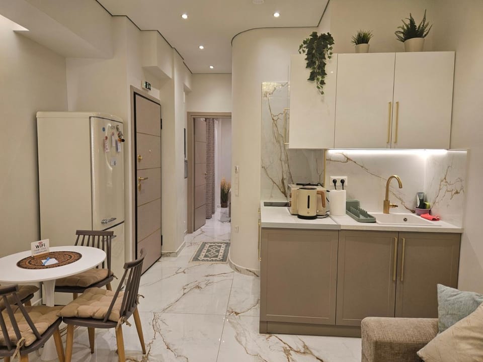 The MatLuk Apartment in Athens