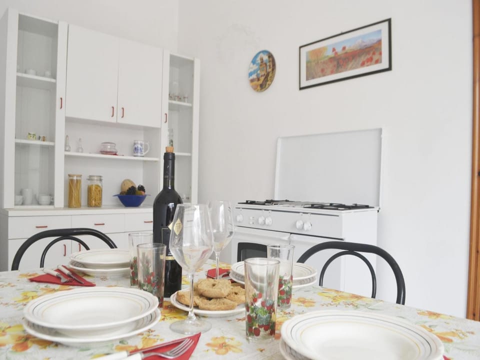 Food and drinks, Dining area, Food, Meals, kitchen