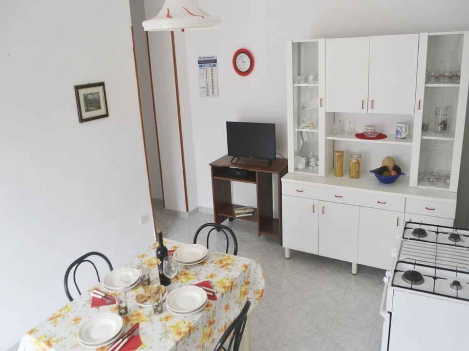 Living room, Dining area, kitchen