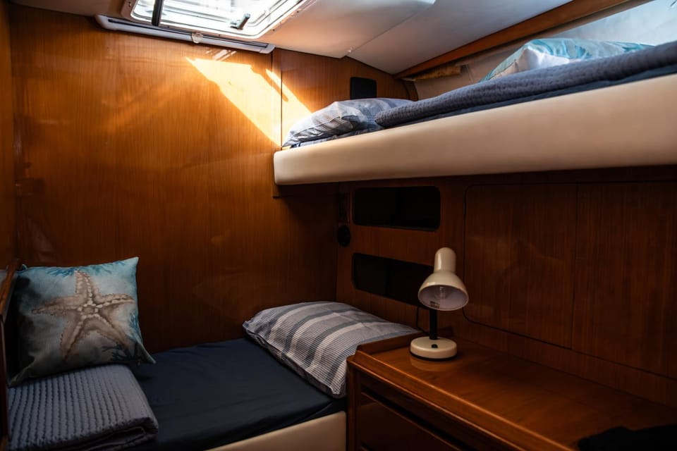 Bed, Bedroom, bunk bed