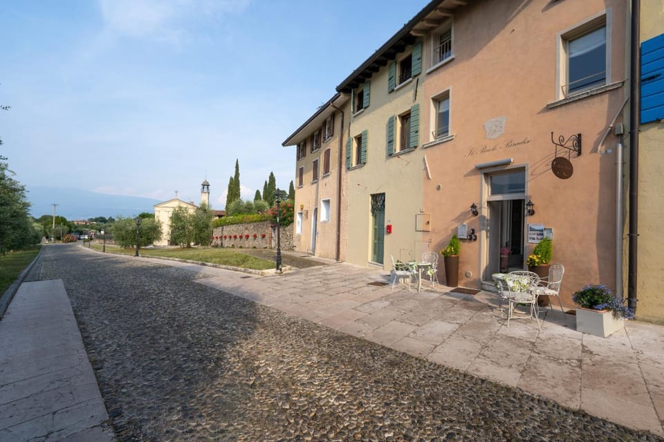 Property building, Facade/entrance, Off site