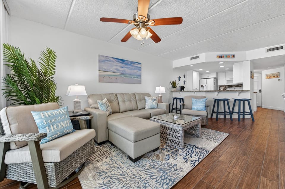 Beach Vibes at Southpoint Apartment in Ponce Inlet