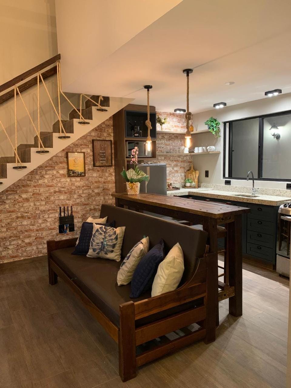 Living room, Decorative detail, Dining area, kitchen