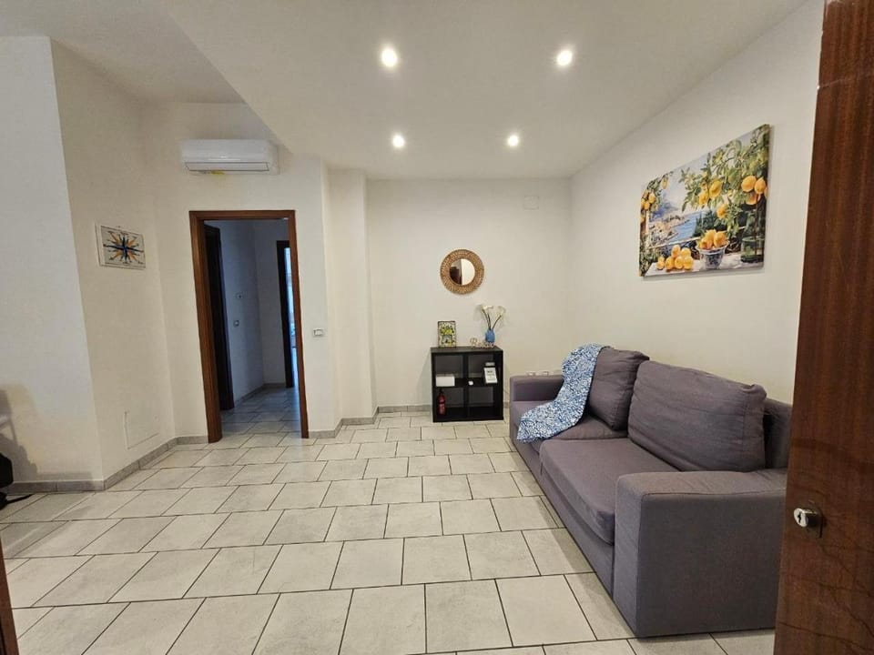 Living room, Seating area, air conditioner