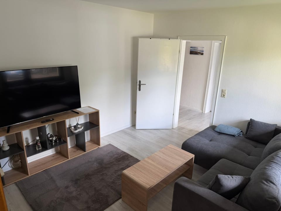 Communal lounge/ TV room, TV and multimedia, Living room, Seating area