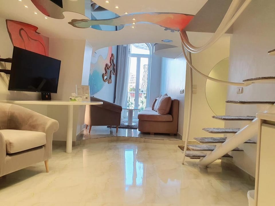 TV and multimedia, Seating area