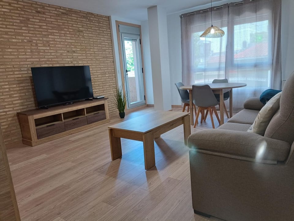 Communal lounge/ TV room, TV and multimedia, Living room