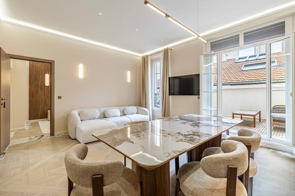 - CLR - Stunning 3 bedroom apartment with terrace in the heart of Cannes Apartment in Cannes