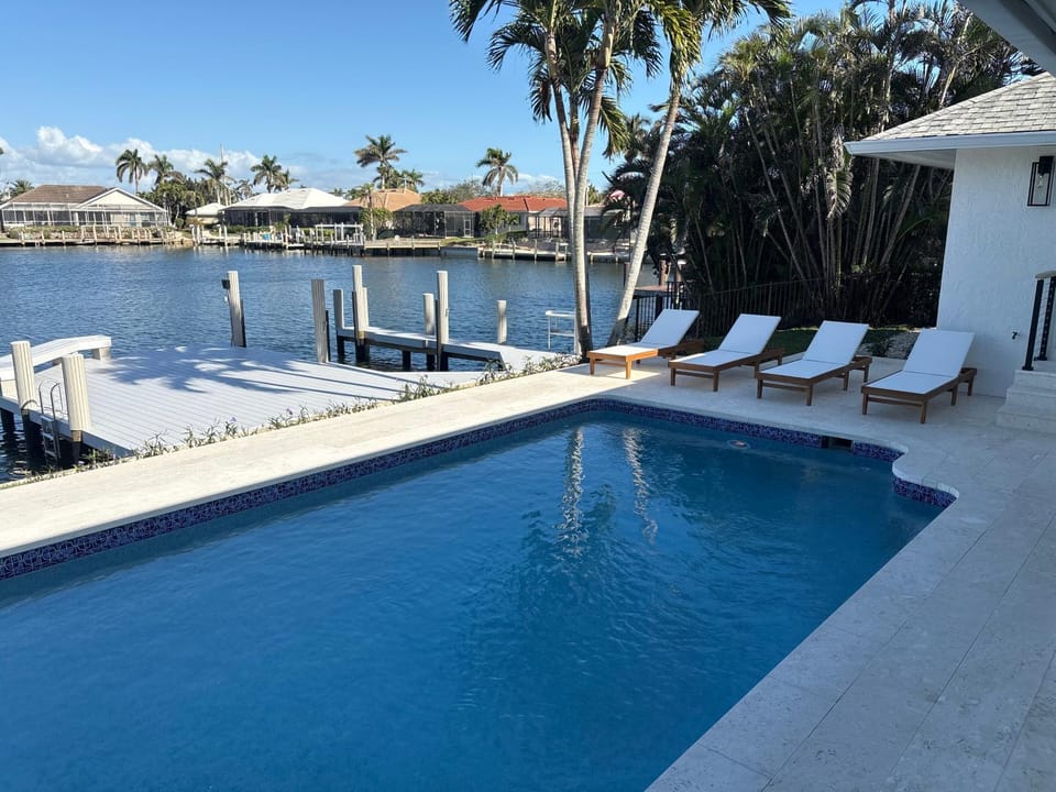 Patio, Fishing, Sea view, Swimming pool, sunbed